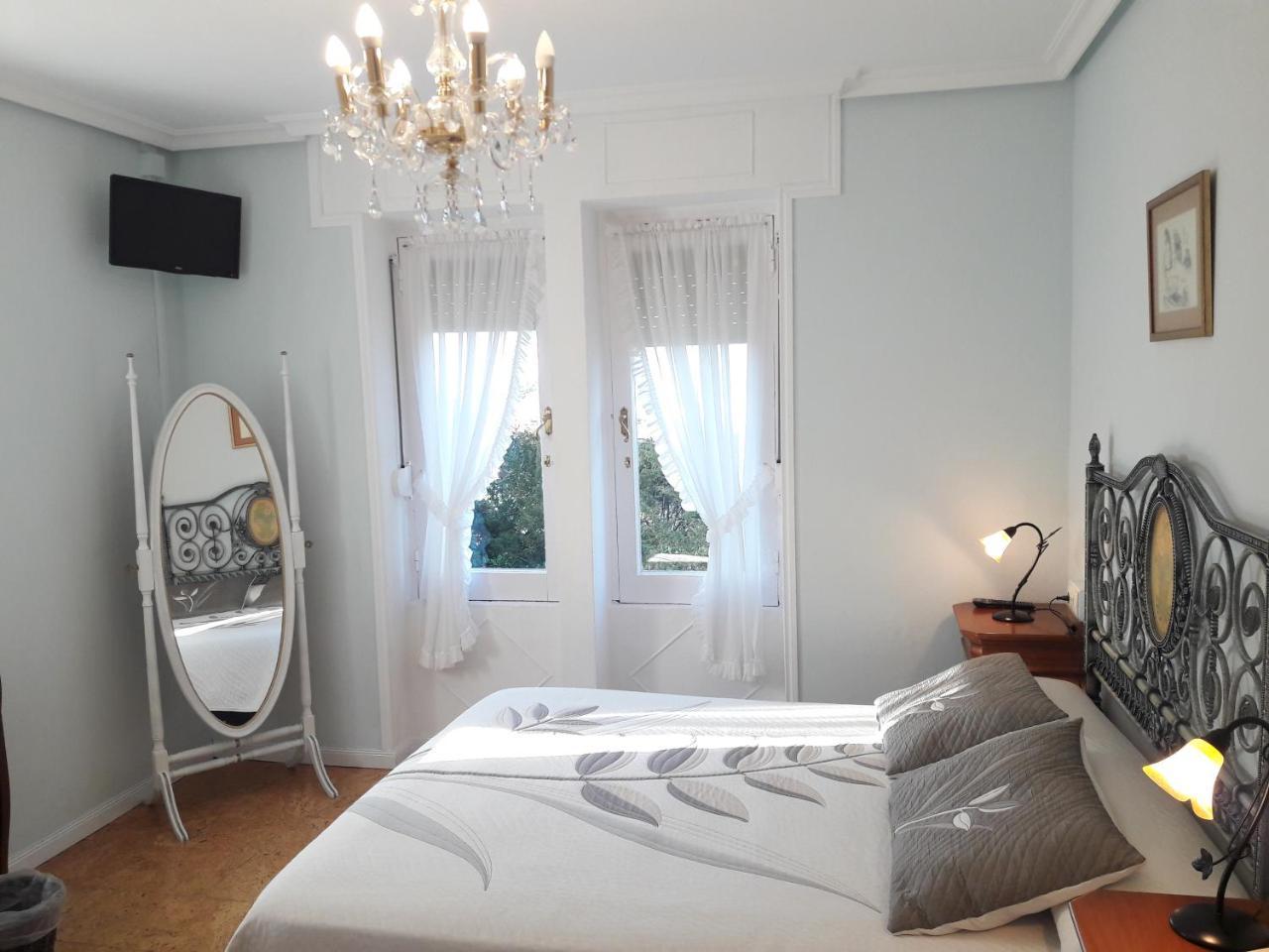 Villa La Argentina Luarca Bagian luar foto